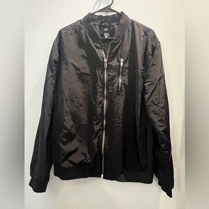 H & M Men’s Bomber Jacket Size. Size L